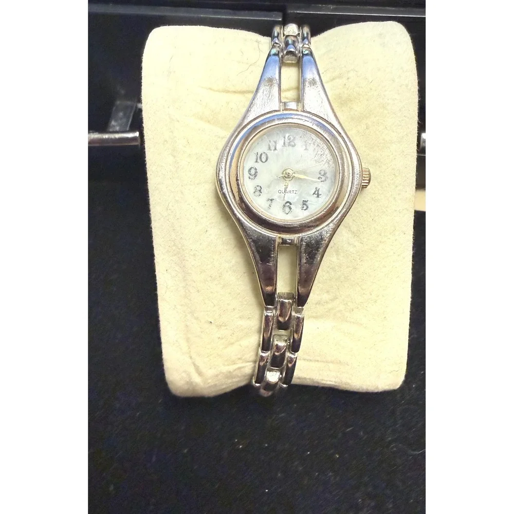 Silver Tone Quartz Watch Womens Link Bracelet Japan Movement WORKS